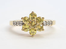 Load image into Gallery viewer, 6193 Vintage: 9ct Gold Heliodor  & Glacier Topaz Flower Head Ring