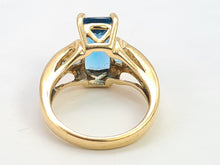 Load image into Gallery viewer, 6299 Vintage; 9ct Gold London Blue Topaz Emerald & Princess Cut Cocktail Ring