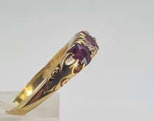 Cargar imagen en el visor de la galería, 0567: Vintage & Old 18ct Gold Rubies Diamonds Ring- splendid