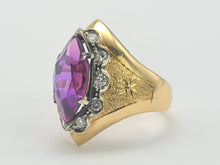 Cargar imagen en el visor de la galería, 0763: Vintage & Rare: 18ct Gold Corundum Alexandrite 10 Diamonds Cocktail Ring- statement weight