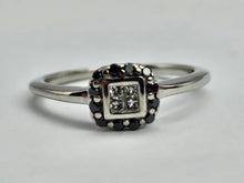 Cargar imagen en el visor de la galería, 0256: Vintage 9ct White Gold 12 Black Diamonds 4 Diamonds Geometric Set Ring- petite,  crisp, sparkling