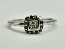 Cargar imagen en el visor de la galería, 0256: Vintage 9ct White Gold 12 Black Diamonds 4 Diamonds Geometric Set Ring- petite,  crisp, sparkling