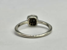 Cargar imagen en el visor de la galería, 0256: Vintage 9ct White Gold 12 Black Diamonds 4 Diamonds Geometric Set Ring- petite,  crisp, sparkling
