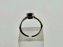 Cargar imagen en el visor de la galería, 0256: Vintage 9ct White Gold 12 Black Diamonds 4 Diamonds Geometric Set Ring- petite,  crisp, sparkling