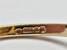 Cargar imagen en el visor de la galería, 0775: Vintage: 9ct Gold White Opal Red Garnets Flower- Head Cocktail Ring- Date-Mark 1977