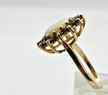 Cargar imagen en el visor de la galería, 0775: Vintage: 9ct Gold White Opal Red Garnets Flower- Head Cocktail Ring- Date-Mark 1977