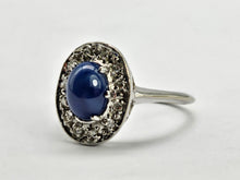 Cargar imagen en el visor de la galería, 0923: Vintage: 14ct White Gold Cornflower Blue Star Sapphire Diamonds Ring- very special