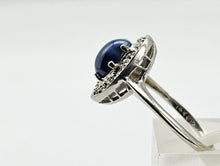 Cargar imagen en el visor de la galería, 0923: Vintage: 14ct White Gold Cornflower Blue Star Sapphire Diamonds Ring- very special