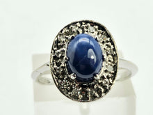 Cargar imagen en el visor de la galería, 0923: Vintage: 14ct White Gold Cornflower Blue Star Sapphire Diamonds Ring- very special