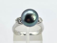 Cargar imagen en el visor de la galería, 0908: Vintage; 18ct White Gold Tahitian Black Pearl Diamonds Ring- crisp, clean eye candy