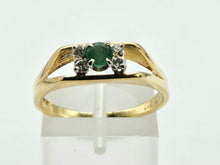Cargar imagen en el visor de la galería, 0927:Vintage: Geometric Set 18ct Gold Emerald Diamonds Dress Ring- Date- Mark 1970