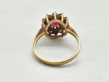 Cargar imagen en el visor de la galería, 0825: Vintage: 9ct Gold 13 Garnets Flower Head Ring- Date-Mark 1972