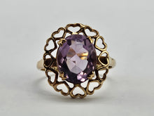 Cargar imagen en el visor de la galería, 0789: Vintage: Rare: 9ct Gold Lilac Amethyst Heart Set Ring- Date-Mark 1959 - 65 years old