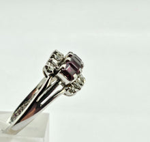Cargar imagen en el visor de la galería, 0815: Vintage: 18ct White Gold Rubies Diamonds Tiered Cluster Ring