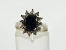 Cargar imagen en el visor de la galería, 0769: Vintage; 18ct White Gold French Blue Sapphire 12 Diamonds Cluster Ring
