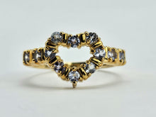 Load image into Gallery viewer, 6326 Vintage: 9ct Gold Violet Blue Tanzanites Heart- Set Ring