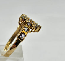Load image into Gallery viewer, 6326 Vintage: 9ct Gold Violet Blue Tanzanites Heart- Set Ring