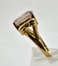 Load image into Gallery viewer, 6270 Vintage: 9ct Gold Large Pink Rose Quartz Cocktail Ring