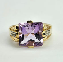 Load image into Gallery viewer, 1267 Vintage: 9ct Gold Princess Cut Lilac Amethyst Topaz Cocktail Ring