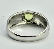 Load image into Gallery viewer, 1260:Vintage: 9ct White Gold Round Cut Peridot Signet Ring- crisp, clean; eye candy