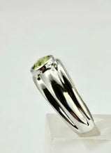 Load image into Gallery viewer, 1260:Vintage: 9ct White Gold Round Cut Peridot Signet Ring- crisp, clean; eye candy