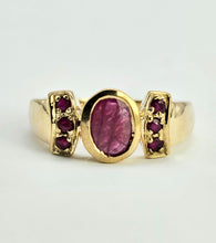 Load image into Gallery viewer, 6249 Vintage: 9ct Gold 7 Rubies Geometric Set Ring