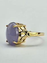 Load image into Gallery viewer, 1319: Vintage: 9ct God Large "Carbuncle" Lavender Jade Cocktail Ring - delightful, nice weight