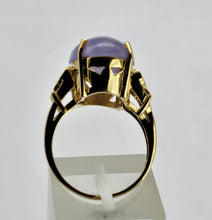 Load image into Gallery viewer, 1319: Vintage: 9ct God Large "Carbuncle" Lavender Jade Cocktail Ring - delightful, nice weight