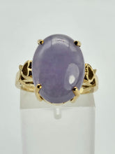 Load image into Gallery viewer, 1319: Vintage: 9ct God Large "Carbuncle" Lavender Jade Cocktail Ring - delightful, nice weight