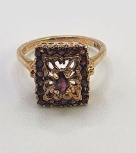 Cargar imagen en el visor de la galería, 1142: Vintage: 9ct Gol Art Deco Style Garnets Geometric Set Ring- Date- Mark 1972