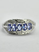 Cargar imagen en el visor de la galería, 0356: Vintage; 9ct White Gold Tanzanites Diamonds Dress Ring- crisp, clean, eye candy