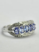 Cargar imagen en el visor de la galería, 0356: Vintage; 9ct White Gold Tanzanites Diamonds Dress Ring- crisp, clean, eye candy