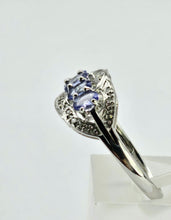 Cargar imagen en el visor de la galería, 0356: Vintage; 9ct White Gold Tanzanites Diamonds Dress Ring- crisp, clean, eye candy