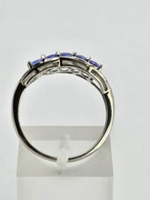 Cargar imagen en el visor de la galería, 0356: Vintage; 9ct White Gold Tanzanites Diamonds Dress Ring- crisp, clean, eye candy