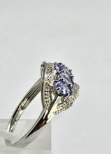Cargar imagen en el visor de la galería, 0356: Vintage; 9ct White Gold Tanzanites Diamonds Dress Ring- crisp, clean, eye candy