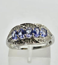 Cargar imagen en el visor de la galería, 0356: Vintage; 9ct White Gold Tanzanites Diamonds Dress Ring- crisp, clean, eye candy