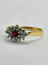 Load image into Gallery viewer, 1073: Vintage: 18ct Gold Ruby 14 Diamonds Cluster Ring-lovely sparkle