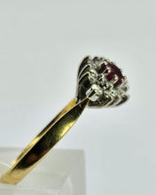 Cargar imagen en el visor de la galería, 1073: Vintage: 18ct Gold Ruby 14 Diamonds Cluster Ring-lovely sparkle