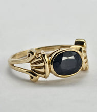 Cargar imagen en el visor de la galería, 1323: Vintage: 9ct Gold Australian Blue Sapphire Art Deco Style Ring