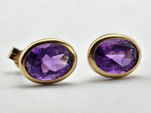 Load image into Gallery viewer, 1332:Vintage: 9ct Gold Purple Amethyst Stud Earrings