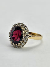 Cargar imagen en el visor de la galería, 0586: Vintage: 18ct Gold Almandine Garnet Diamonds Halo Ring- a beauty,
