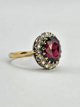 Cargar imagen en el visor de la galería, 0586: Vintage: 18ct Gold Almandine Garnet Diamonds Halo Ring- a beauty,