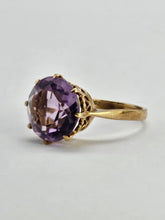 Cargar imagen en el visor de la galería, 0971: Vintage & Old: 9ct Gold Round Cut Amethyst Solitaire Ring- mature hues.