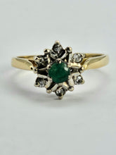Load image into Gallery viewer, 1061: Vintage: 18ct Gold Emerald Diamonds Flower Head Ring- From 1975