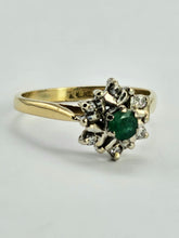 Load image into Gallery viewer, 1061: Vintage: 18ct Gold Emerald Diamonds Flower Head Ring- From 1975