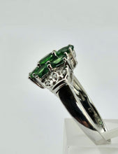 Cargar imagen en el visor de la galería, 1247: Vintage: 9ct White Gold 7 Emeralds 6 Diamonds Geometric Cluster Ring- eye candy