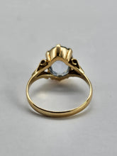 Cargar imagen en el visor de la galería, 0931: Vintage: 18ct Gold Blue Aquamarine Solitaire Ring- LUSH!