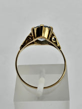 Cargar imagen en el visor de la galería, 0931: Vintage: 18ct Gold Blue Aquamarine Solitaire Ring- LUSH!