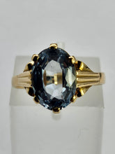 Cargar imagen en el visor de la galería, 0931: Vintage: 18ct Gold Blue Aquamarine Solitaire Ring- LUSH!
