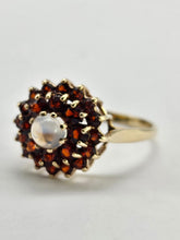 Cargar imagen en el visor de la galería, 0985: Vintage: Rare: 9ct Gold Moonstone 24 Garnets Cluster Ring- Date-Mark 1974